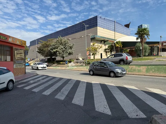 Se vende local comercial en Petrer zona carrefour — 10