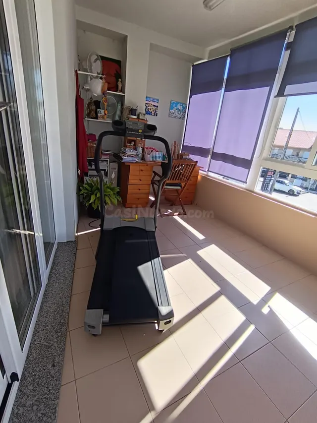 CASA PAREADA EN CAMBADOS con LOCAL COMERCIAL — 2