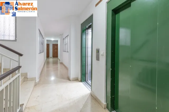 Piso con terraza y gran potencial junto a Camino de Ronda — 30