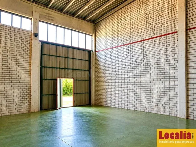 Venta nave industrial con campa, Polígono Reinosa - foto 3
