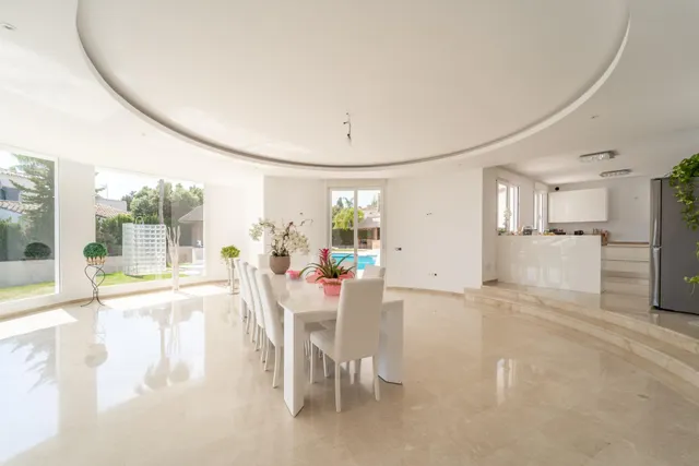 LUMINOSO CHALET EN ESTEPONA — 8