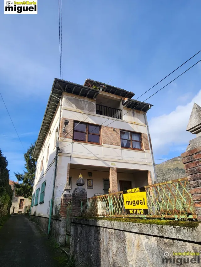 Se vende gran propiedad para rehabilitar en Abándames, Peñamellera Baja — 10