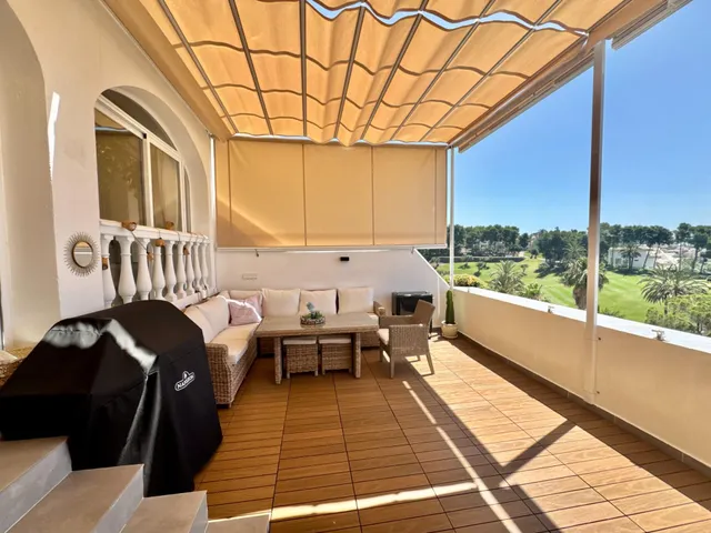 Venta de casa adosada con tres dormitorios en Benalmádena Costa, Málaga, Costa del Sol — 7