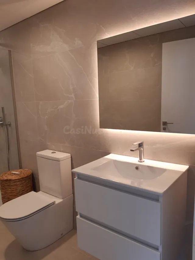 Vivienda AMUEBLADA ,,con gran terraza de 40 metros — 35