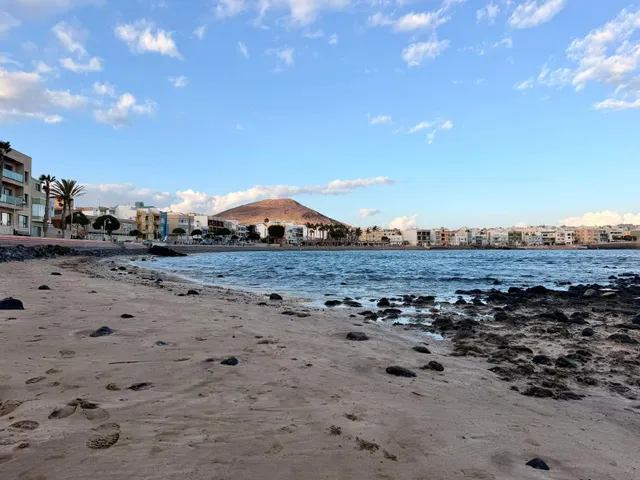 Terraza, piscinas y playa: tu nuevo hogar en Arinaga, con garaje y trastero — 32