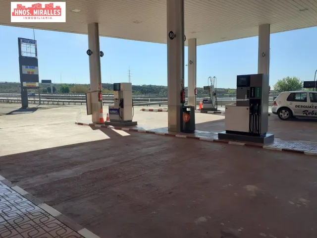 GASOLINERA CON PARCELA, CASA RESTAURANTE EN MONFORTE DEL CID - foto 4