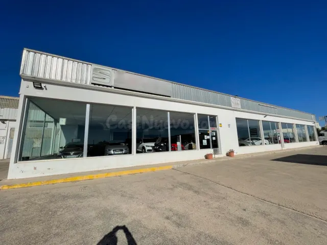 NAVES DE 1758.15 M2 EN DOS ALTURAS, PLANTA BAJA DE 1519,38 M - foto 4