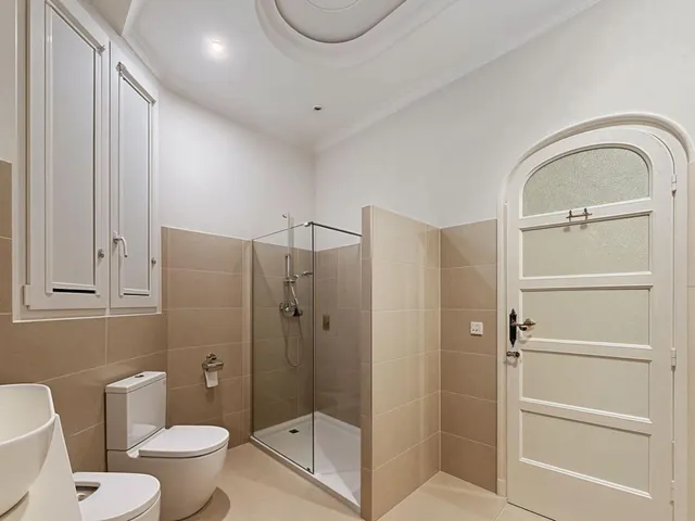 ¡Vive la Gran Vía del Marqués del Turia desde este espectacular piso en Joaquín Costa! — 12