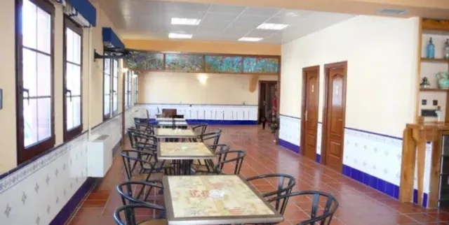 Local comercial 310m² en venta - Castilla y leon - foto 3