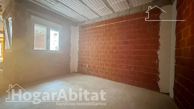 ¡Reformada a estrenar! Casa amplia y luminosa con balcón y gran terraza de buenas vistas — 9