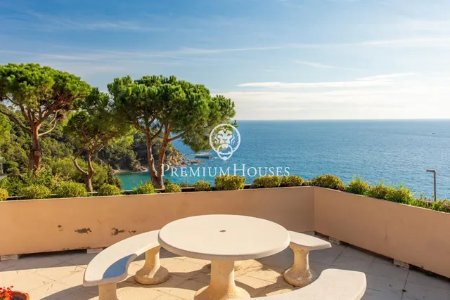 Exclusiva casa en venta en Cala Canyellas en Lloret de Mar — 27