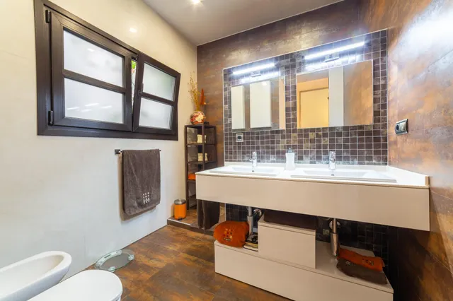 VIVIENDA CON PISCINA PRIVADA CLIMATIZADA Y TERRAZA — 17