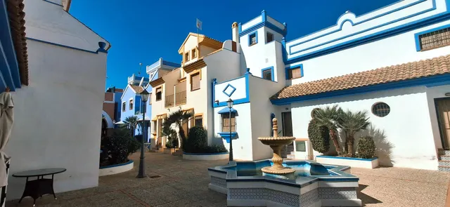 PRECIOSO DÚPLEX ADOSADO ESTILO MEDITERRÁNEO — 25