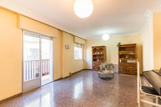 VIVIENDA CON GRAN PATIO PRIVADO FRENTE AL NUEVO HOTEL BARCELÓ 5★ — 23