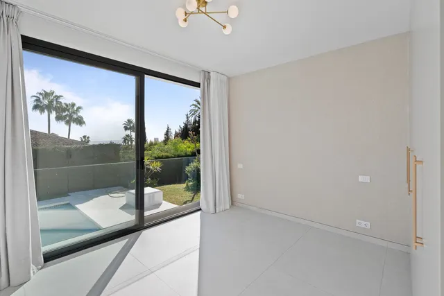 Chalet 4 habitaciones 181m² en venta - Marbella — 28