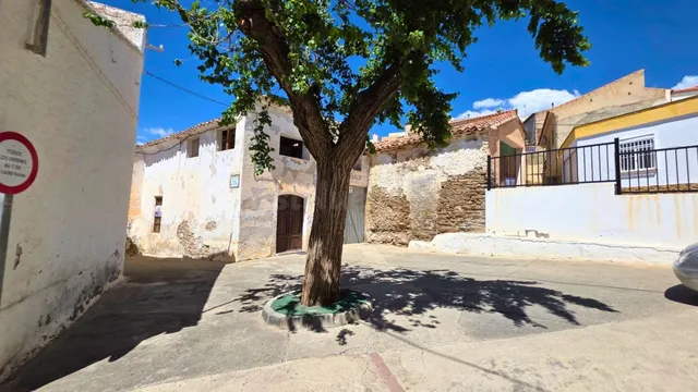 ¿Buscas espacio sin límites? 400 m2 de puro potencial en el  - foto 5