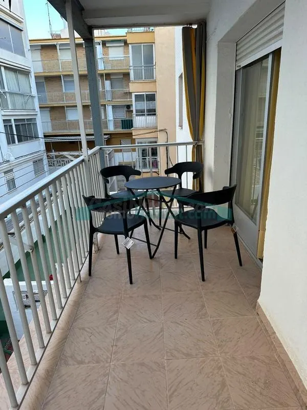 Oportunidad en Gandía: apartamento de 2 habitaciones con balcón — 2