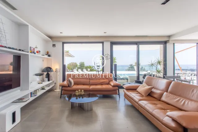 Casa en venta en Sant Vicenç de Montalt con espectaculares vistas al mar — 9