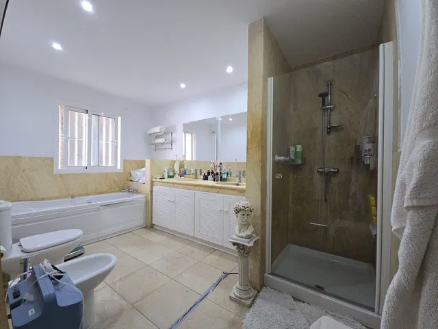 Chalet 4 habitaciones 379m² en venta - Riviera del sol — 28
