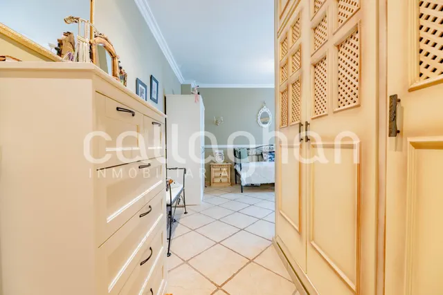 Amplia casa de pueblo con 6 habitaciones en Moncada — 46