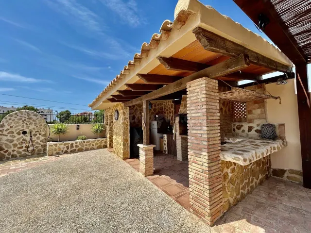 Villa 5 habitaciones 238m² en venta - La Zenia — 5