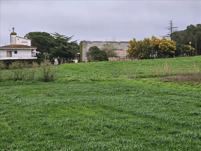SUELO URBANO EN LLAGOSTERA (GIRONA) - foto 5