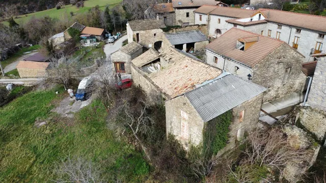 Casa tradicional de piedra para rehabilitar en lerés — 20
