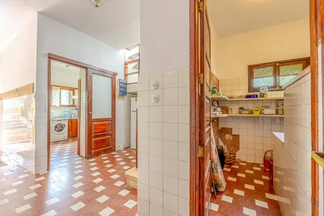Casa con encanto en tafira, amplia parcela y construcciones auxiliares — 35