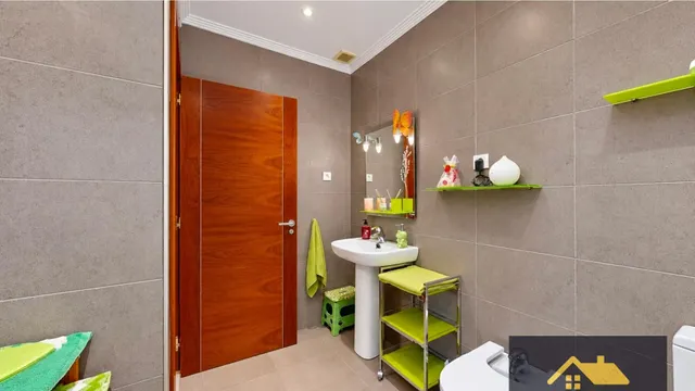 Se vende Bajo de 150m2 con jardín de 140m2 y 2 piscinas comunitarias en Sopuerta, Vizcaya — 15