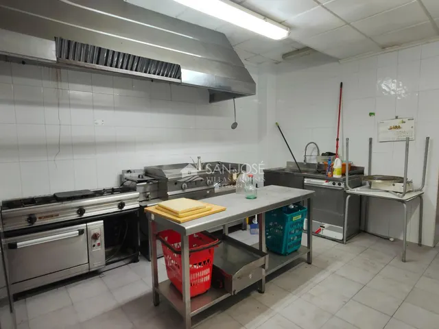 SE VENDE LOCAL CON CAFETERIA-BAR MONTADO CON LICENCIA EN BUENA ZONA DE NOVELDA — 4