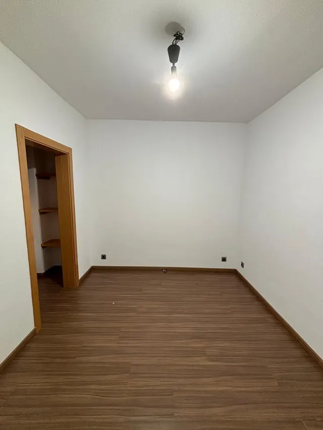 Piso Semireformado en El Raval, Barcelona por €295,000 — 10