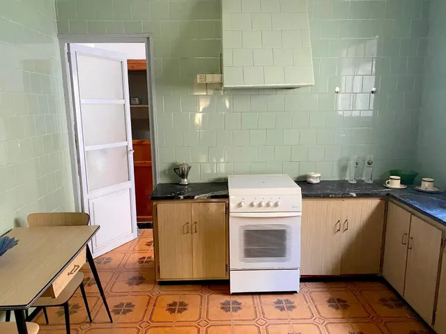 AMPLIA VIVIENDA CON PATIO Y GARAJE — 7