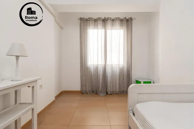 Piso de 87 m2 con 3 dormitorios en Pedro Antonio de Alarcón 27, junto a Recogidas — 21