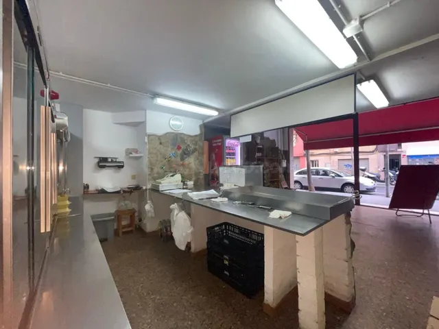 LOCAL EN CALLE SICILIA - foto 4
