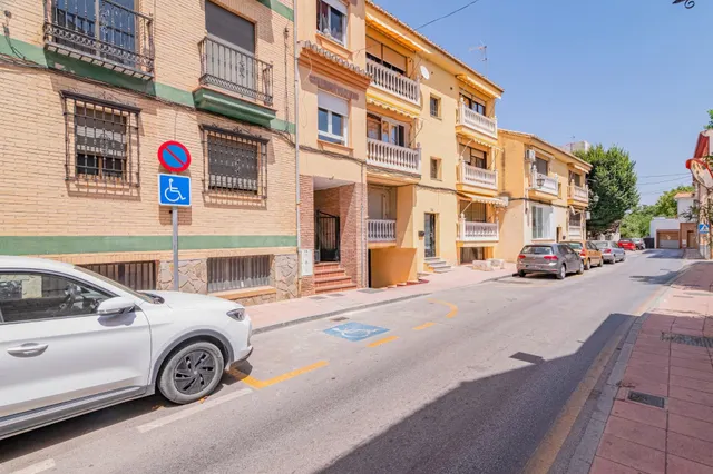 ESTUPENDO PISO  EN LA ZUBIA — 2