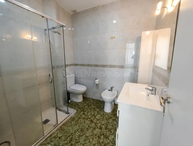 Amplio Piso en Venta en el Centro de Salobreña – Ideal para Vivir o Invertir | DLR00266 — 11