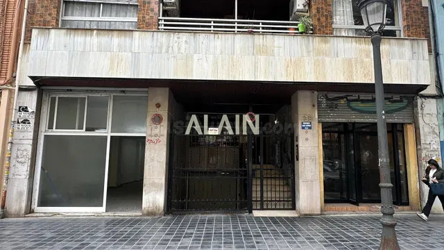 Locales comerciales con terraza en Juan Llorens | Posibilida
