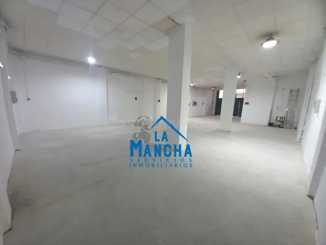 *150.000€* INMOBILIARIA LA MANCHA VENDE LOCAL RECIÉN REFORMADO EN LA ZONA EL PILAR DE 150M2. — 2