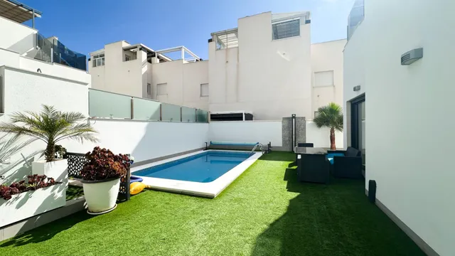 Villa 5 habitaciones 250m² en venta - Centro — 34