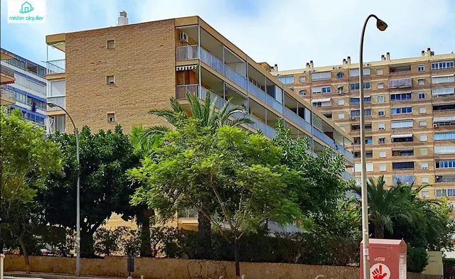 ELEGANCIA MEDITERRÁNEA A POCOS METROS DE LA ARENA DORADA — 45