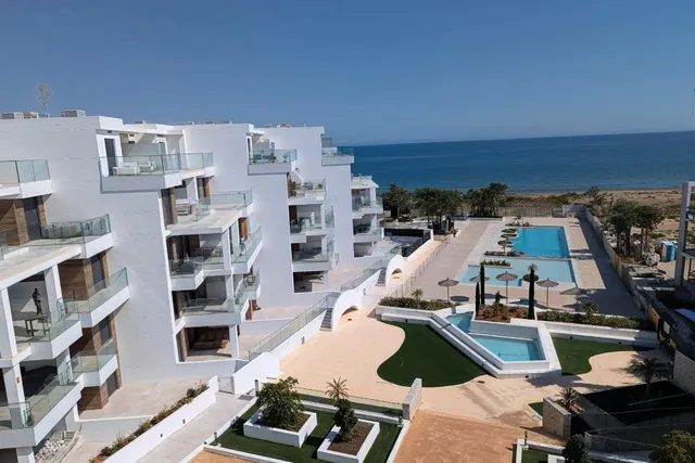EXCLUSIVA VIVIENDA EN PRIMERA LÍNEA DE PLAYA CON TERRAZA Y MAGNÍFICAS VISTAS! PLAZA DE GARAJE Y TRASTERO OPCIONAL! — 18