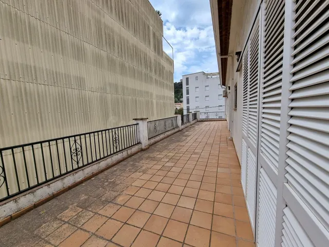 Exclusiva Propiedad en Tossa de Mar: Una Joya con Potencial  - foto 4