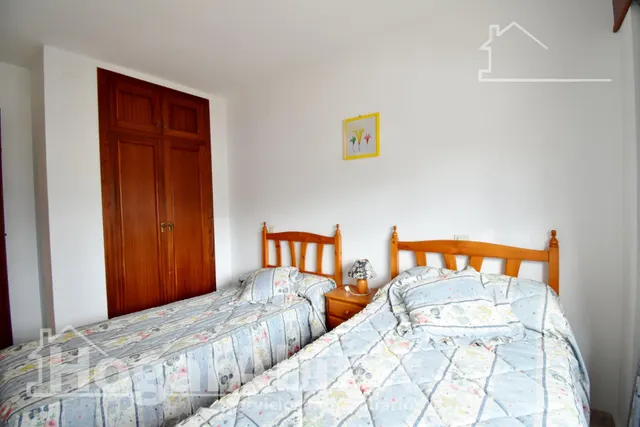 EXTERIOR CON PISCINA, GARAJE Y TERRAZA A SOLO 200 M DE LA PLAYA — 17