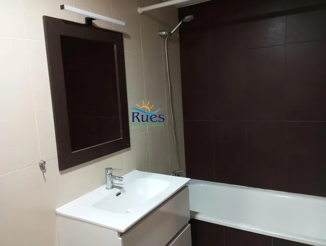 UBICADO EN ENTORNO RESIDENCIAL Y ZONA RELAJADA DE FÁCIL Y CÓMODO ACCESO — 19