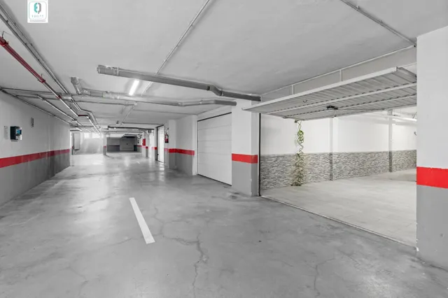 Exclusiva vivienda de 305 m2 construidos aprox junto al centro comercial nevada — 27