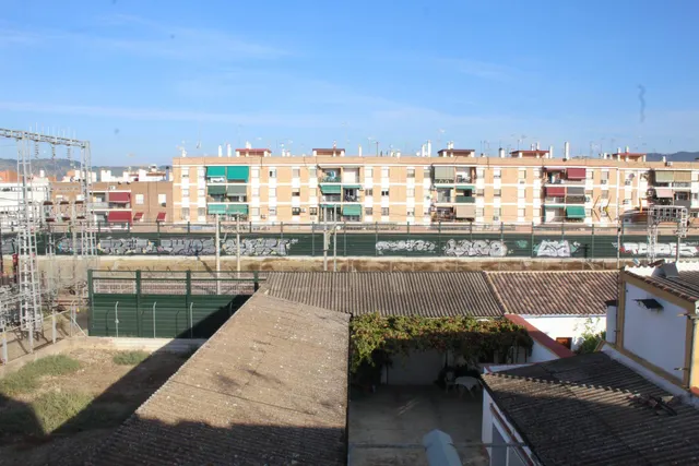 Amplio y Luminoso Piso en Villarrubia, por 110.000 € — 2