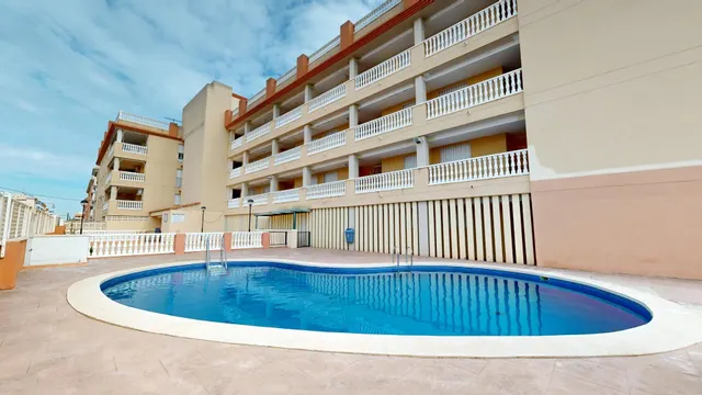 APARTAMENTO EN PLANTA BAJA EN LA PLAYA DE MONCOFAR — 35