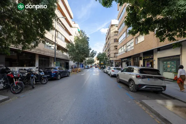 Local comercial de 150 m2 entre Camino de Ronda y Alhamar – doble acceso — 22