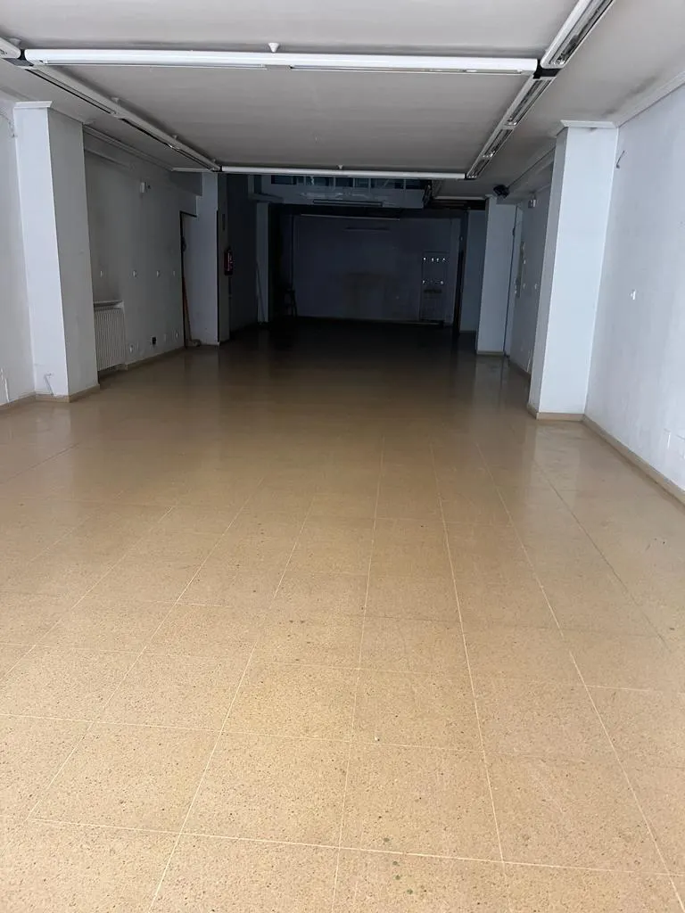 SE ALQUILA LOCAL EN EL CENTRO DE PONFERRADA.