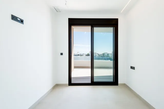 Apartamento de 3 dormitorios en Punta Prima — 21